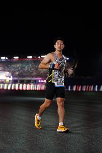 BIB: 42894
                            <button type="button" onclick="openModal(19598992)" class="btn btn-primary btn-sm float-right btn-popup" data-toggle="modal" data-target=".modal-high-quality">
                        <i class="fas fa-shopping-cart"></i> Add to Cart
                    </button>
                                            <button type="button" onclick="isThisMe(19598992, true)" class="btn btn-success btn-sm float-right btn-popup btn-isme hidden" data-toggle="tooltip" data-placement="bottom" title="นี่คือรูปของคุณใช่ไหม คลิกที่นี่เพื่อเอาเข้าอัลบั้ม">
                        <i class="fas fa-plus"></i> Add to album
                    </button>
                    <button type="button" onclick="isThisMe(19598992, false)" class="btn btn-warning btn-sm float-right btn-popup btn-isnotme hidden">
                        <i class="fas fa-ban"></i> Remove from album
                    </button>